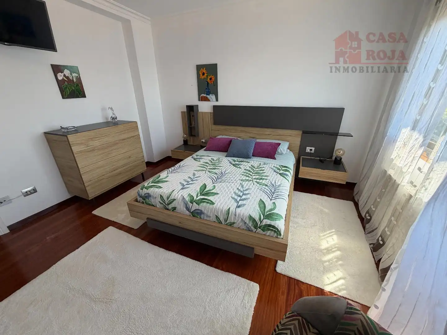 Dormitori de Casa o xalet en venda en Cangas  amb Calefacció, Terrassa i Moblat