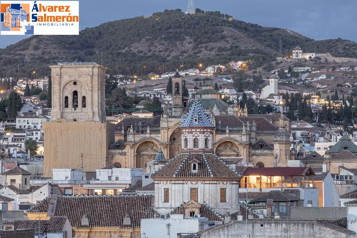 Exterior view of Duplex for sale in  Granada Capital  with Heating, Terrace and Balcony