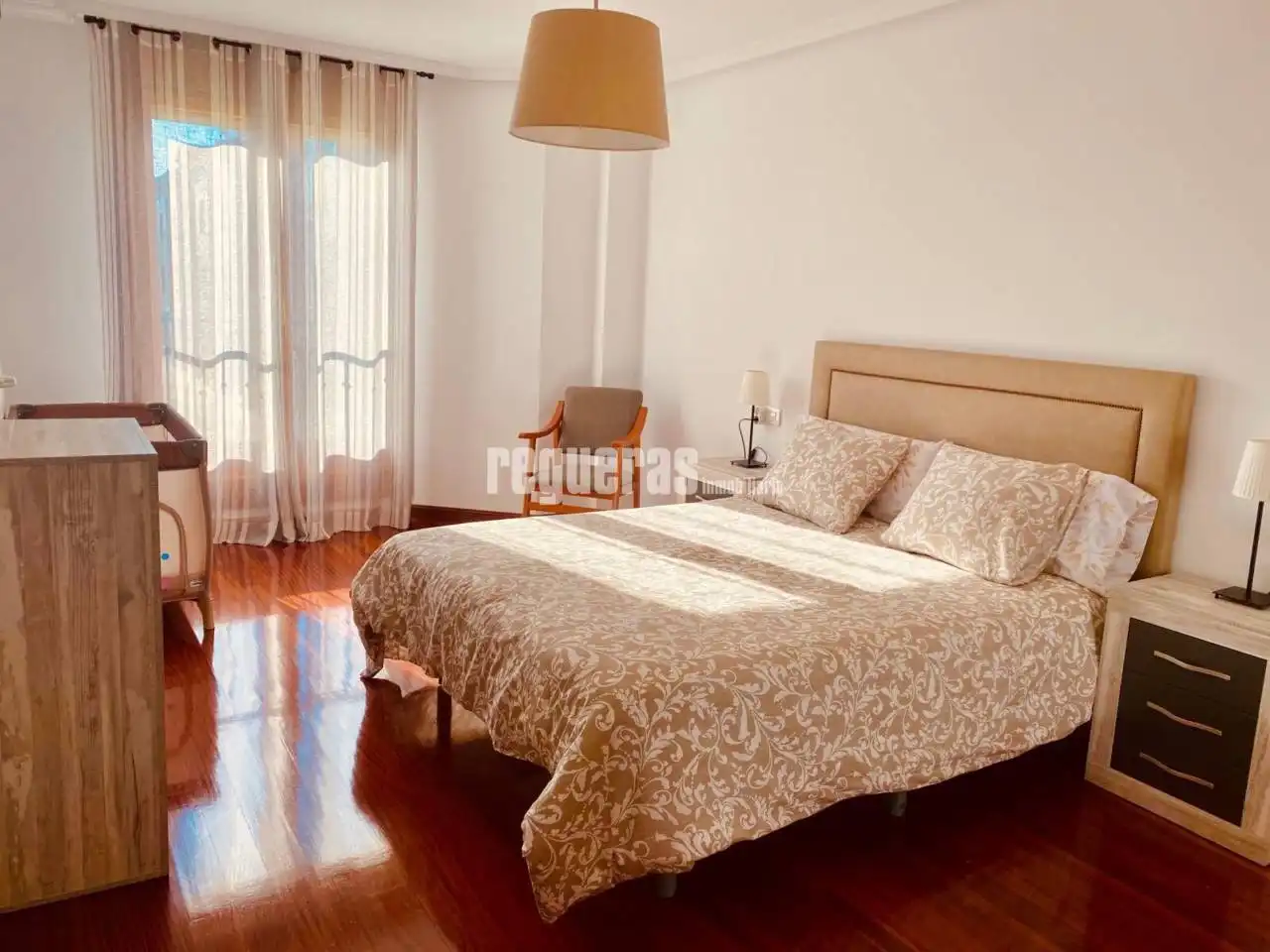 Bedroom of Flat for rent in Avilés  with Heating and Parquet flooring