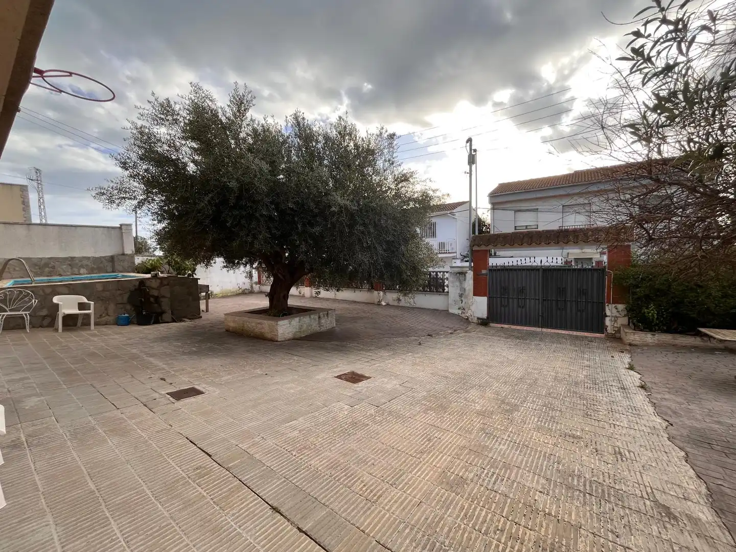 Vista exterior de Casa o chalet en venta en Vilanova i la Geltrú con Calefacción, Terraza y Piscina