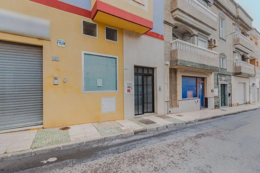 Vista exterior de Pis en venda en Vícar