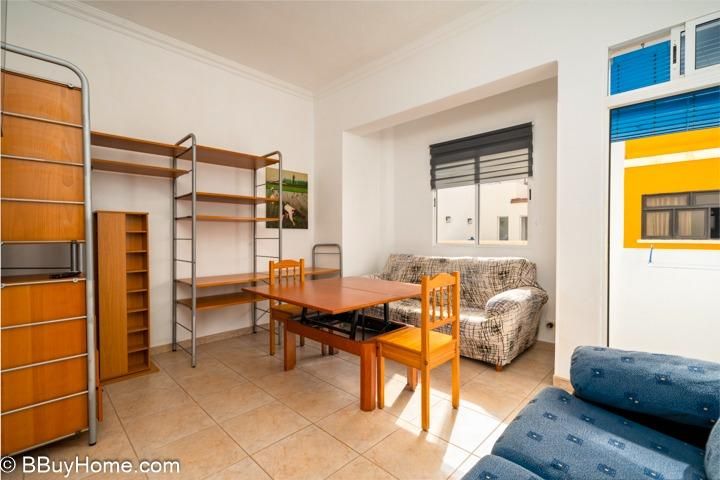 Sala d'estar de Apartament de lloguer en Las Palmas de Gran Canaria amb Terrassa i Balcó