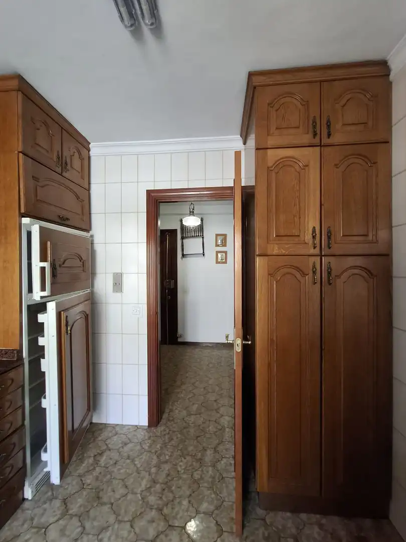 Cuina de Pis de lloguer en Gijón  amb Calefacció, Parquet i Terrassa