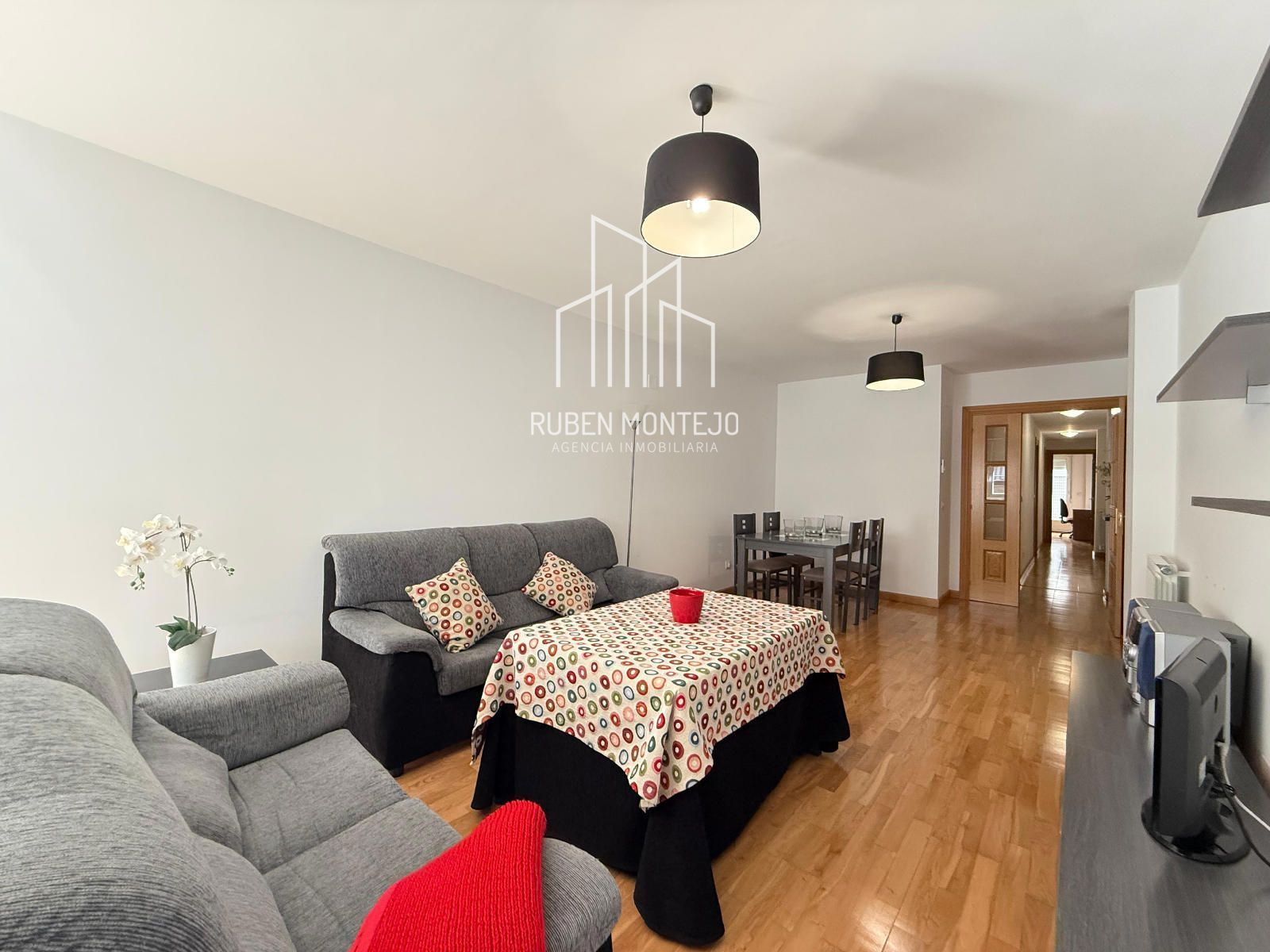 Living room of Flat for sale in Béjar  with Heating, Parquet flooring and Terrace