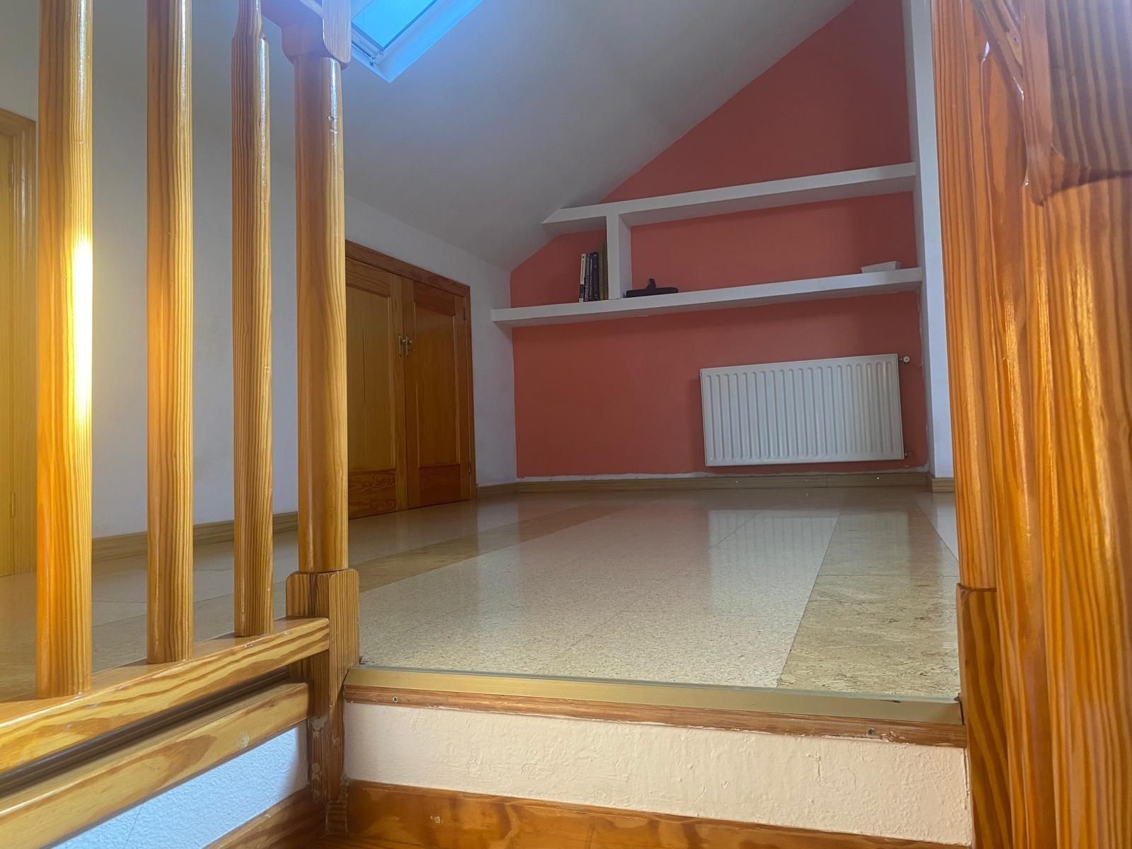 Casa adosada de lloguer en Mérida amb Aire condicionat, Calefacció i Terrassa