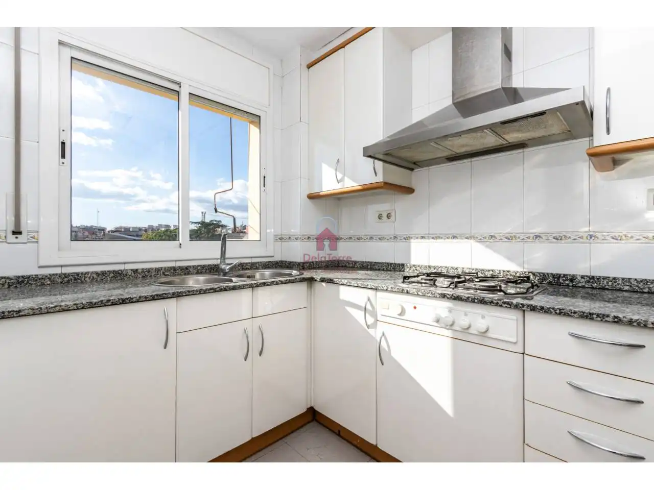 Kitchen of Attic for sale in Llevant