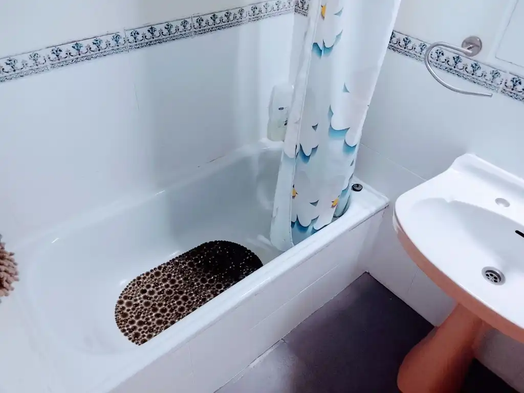 Bathroom of Flat for share in Córdoba
