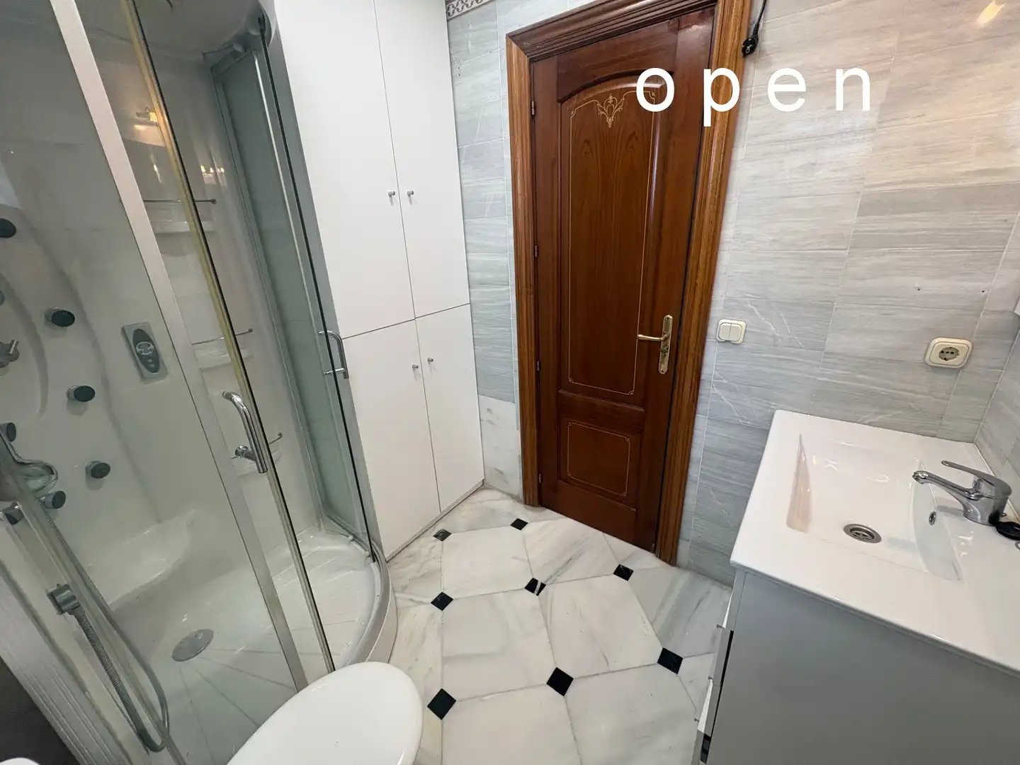 Baño de Piso de alquiler en Córdoba con Aire acondicionado, Calefacción y Terraza