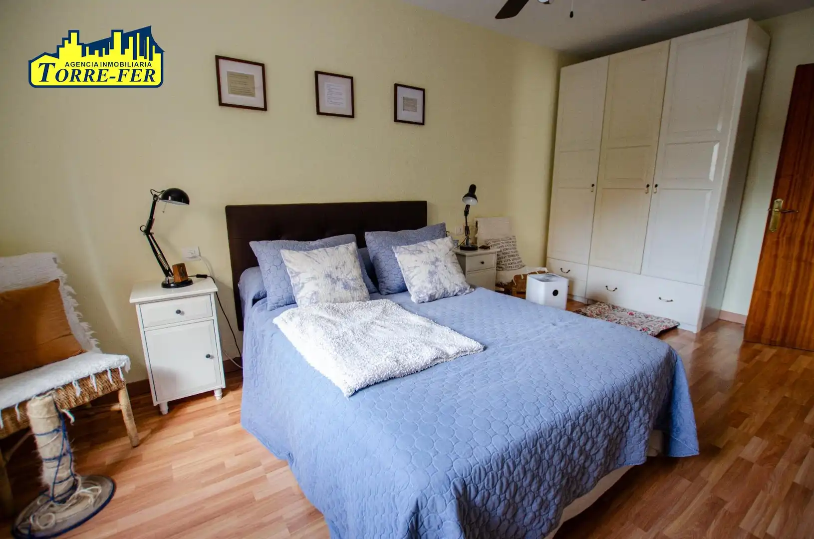 Schlafzimmer von Wohnung zum Verkauf in Almería mit Klimaanlage und Heizung