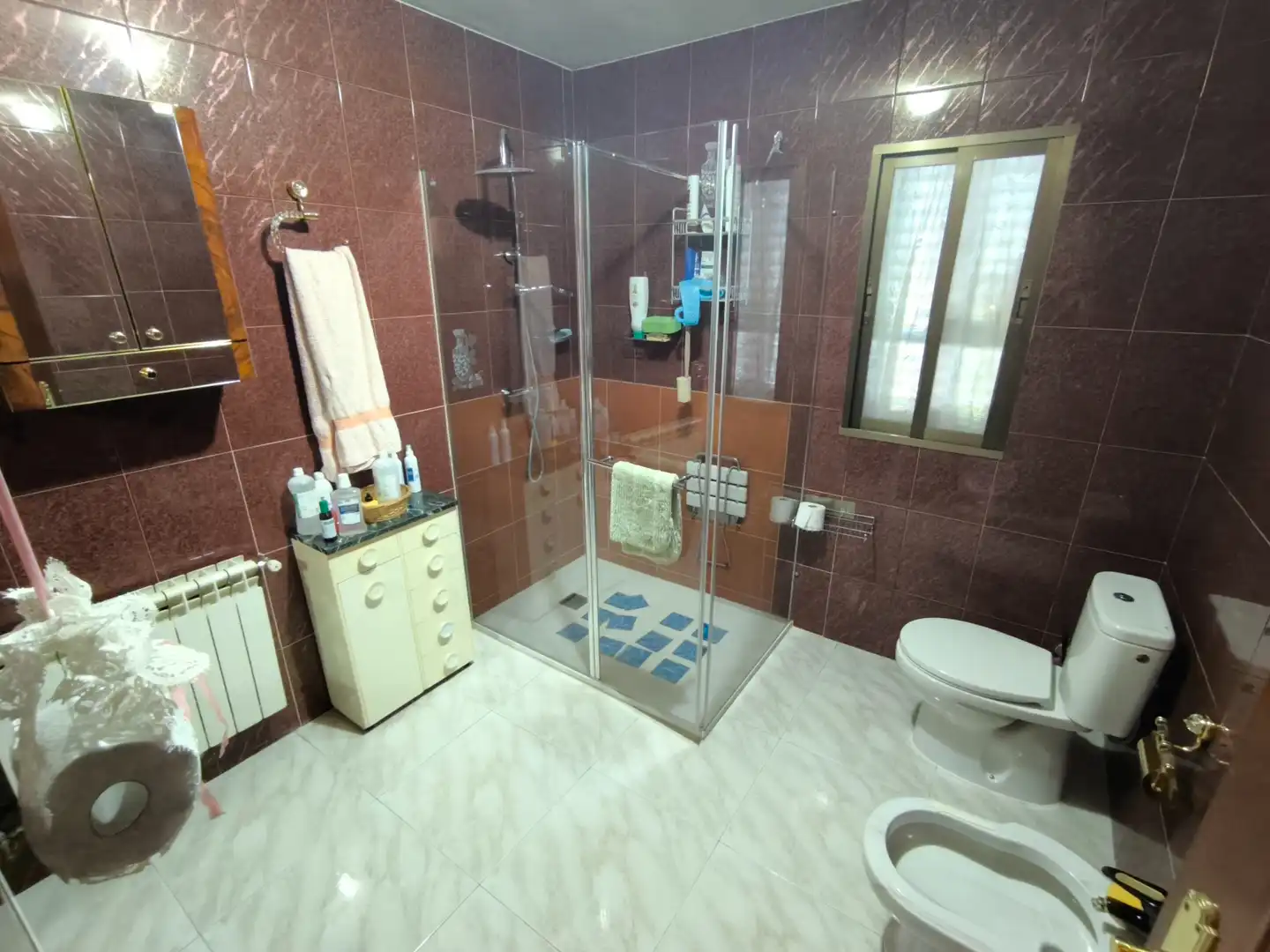 Baño de Casa o chalet en venta en Torrejón del Rey con Aire acondicionado, Calefacción y Jardín privado