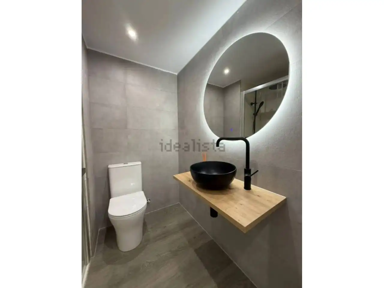 Bathroom of Attic for sale in Rubí  with Heating, Parquet flooring and Balcony