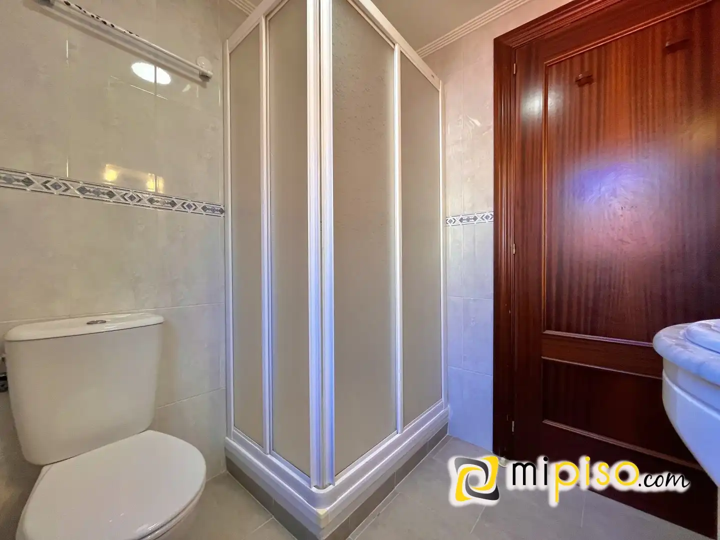 Baño de Casa adosada en venta en Ruesga con Calefacción, Terraza y Amueblado