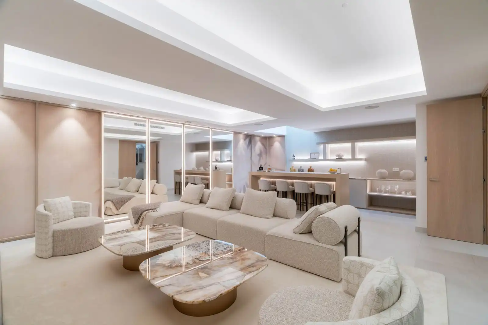 Villa con piscina in vendita a Calle Londres S/N, imagen 8