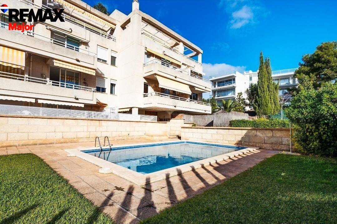 Swimming pool of Flat for sale in Calvià  with Air Conditioner, Terrace and Storage room