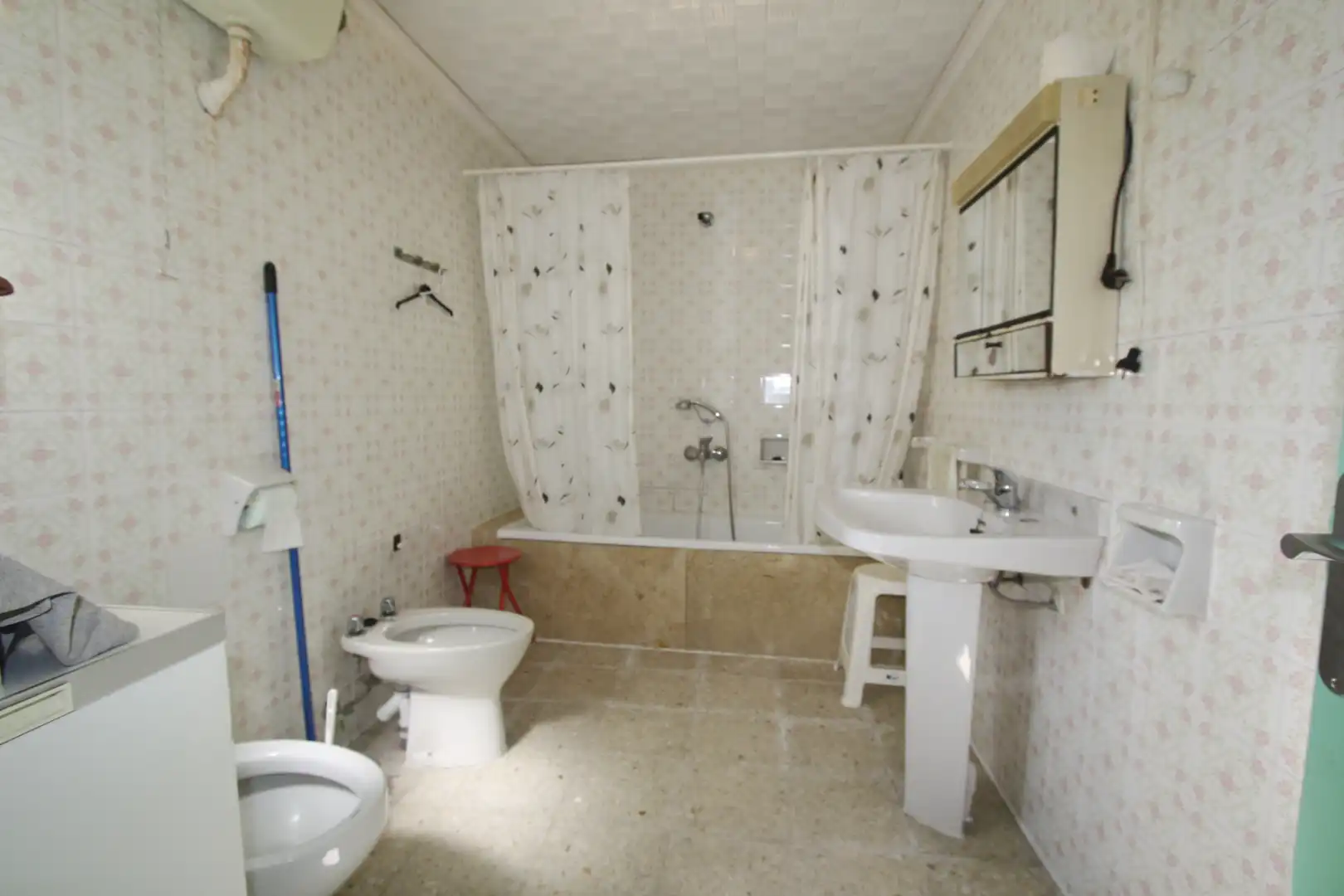 Bany de Casa o xalet en venda en Albacete amb Terrassa, Traster i Moblat