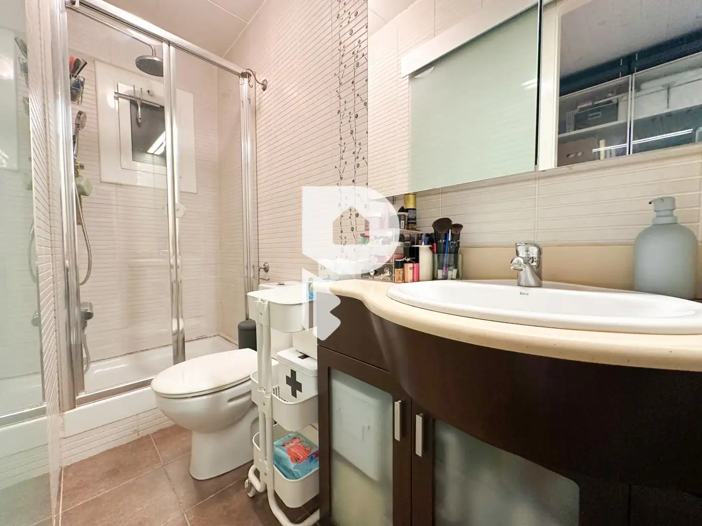 Bathroom of Flat for sale in Cornellà de Llobregat  with Air Conditioner, Heating and Parquet flooring