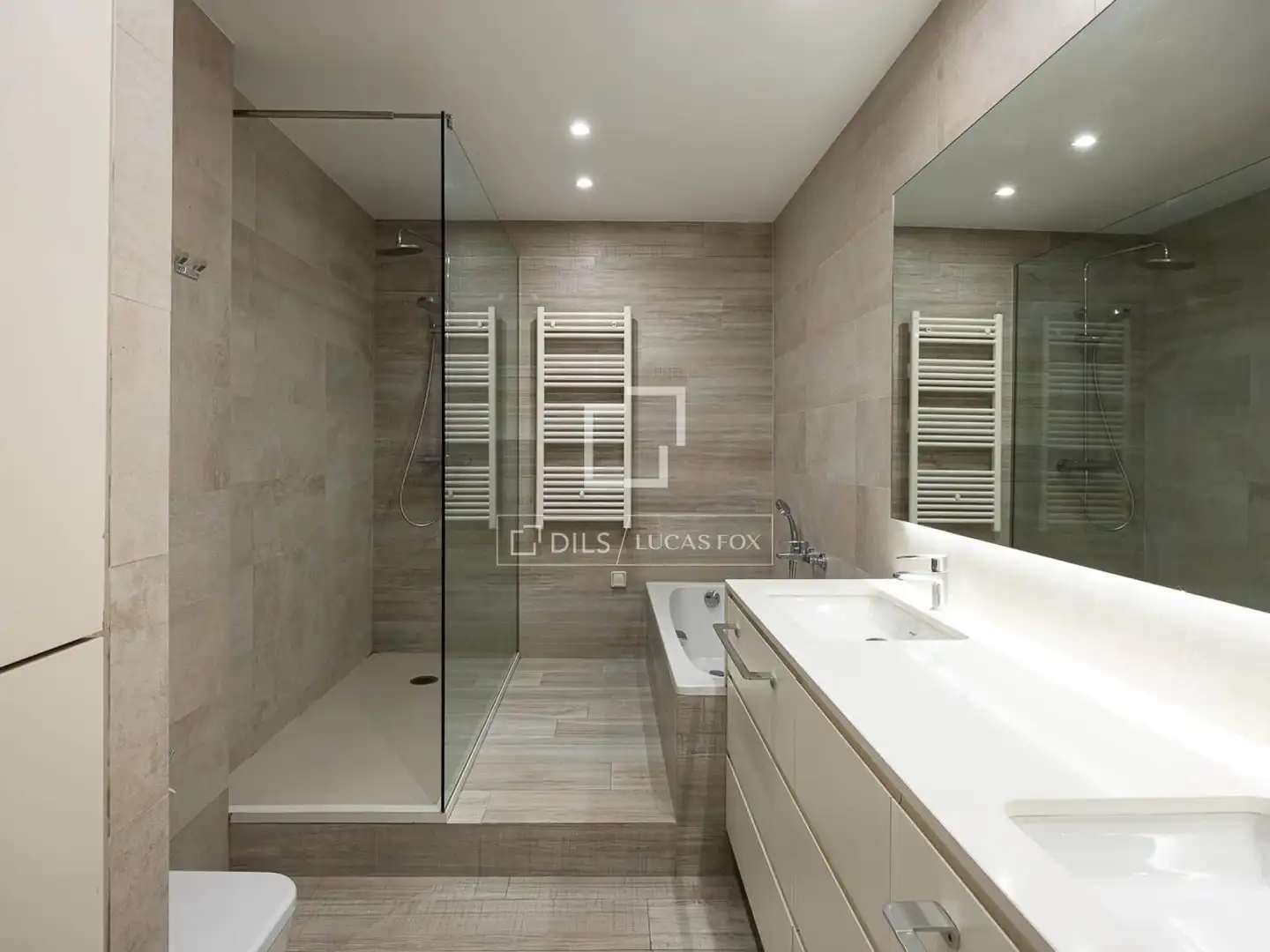Baño de Piso en venta en Barcelona con Aire acondicionado