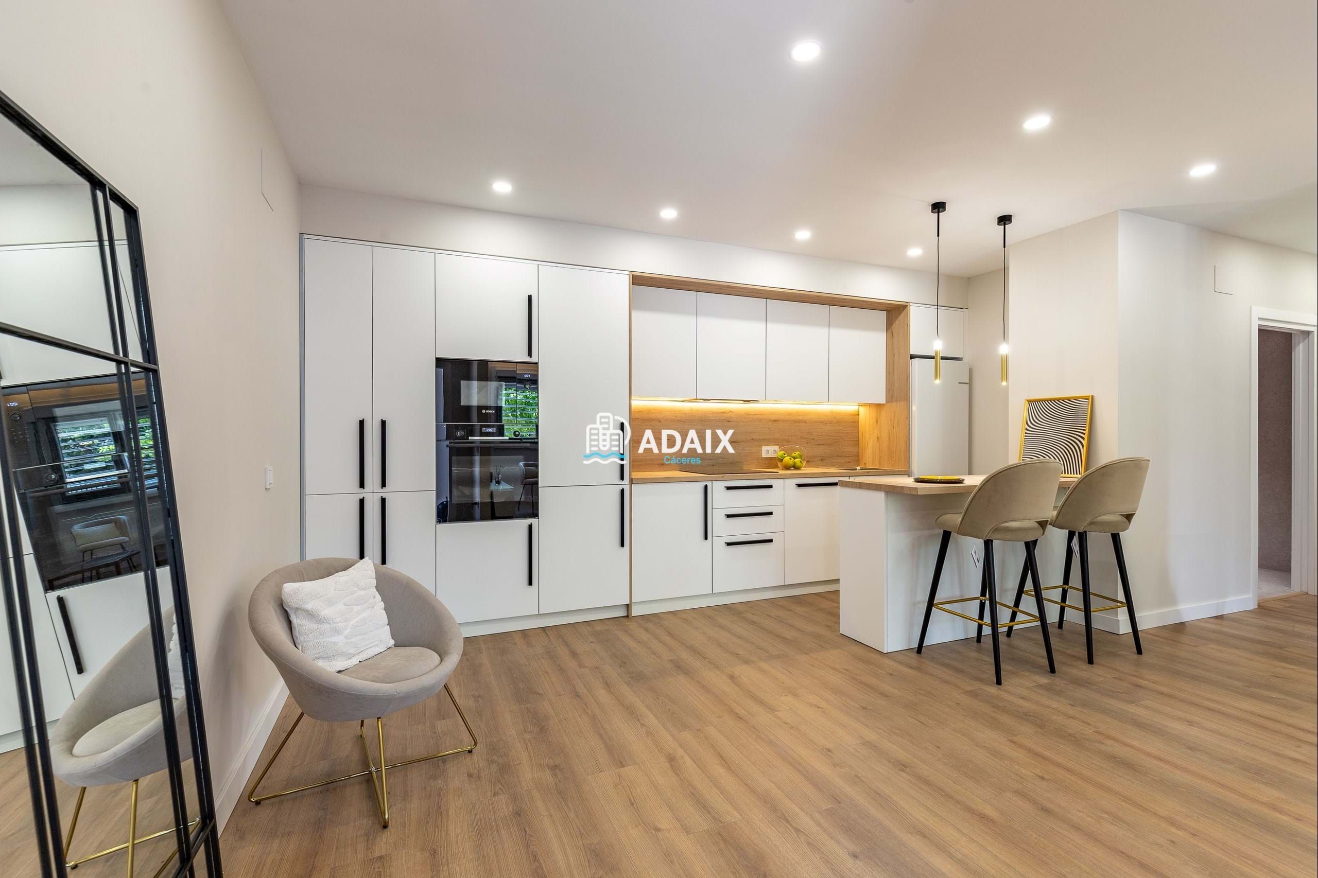 Kitchen of Flat for sale in Cáceres Capital