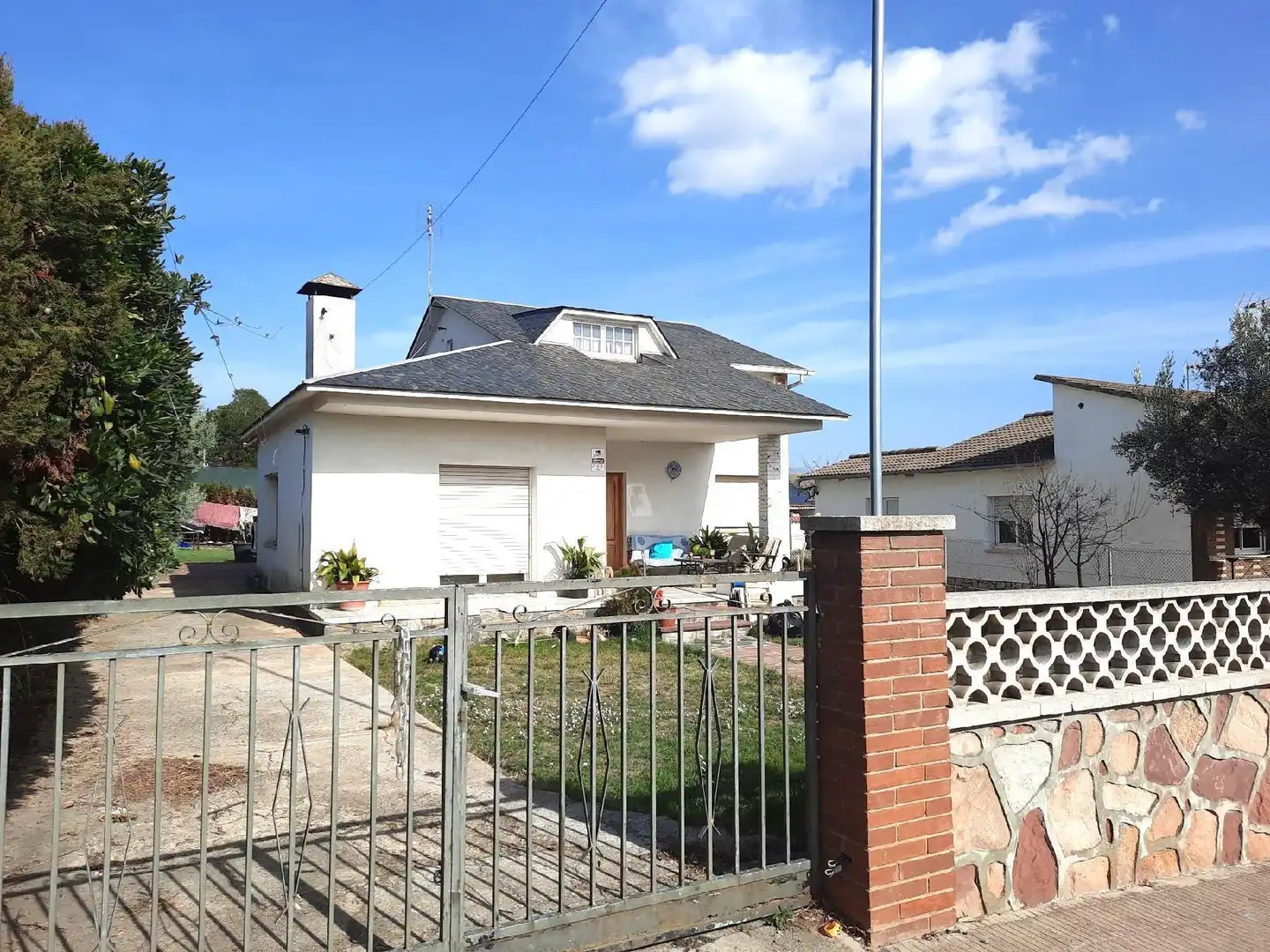 Vista exterior de Casa o chalet en venta en Santa Eulàlia de Ronçana con Jardín privado