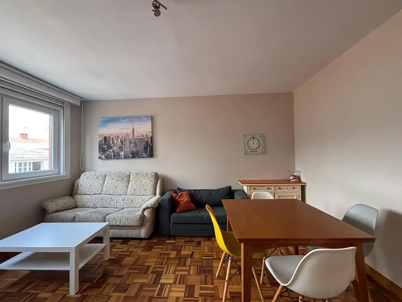 Wohnzimmer von Wohnung zur Miete in A Coruña Capital  mit Heizung