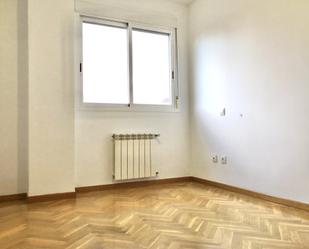 Bedroom of Flat to rent in  Madrid Capital  with Air Conditioner and Heating