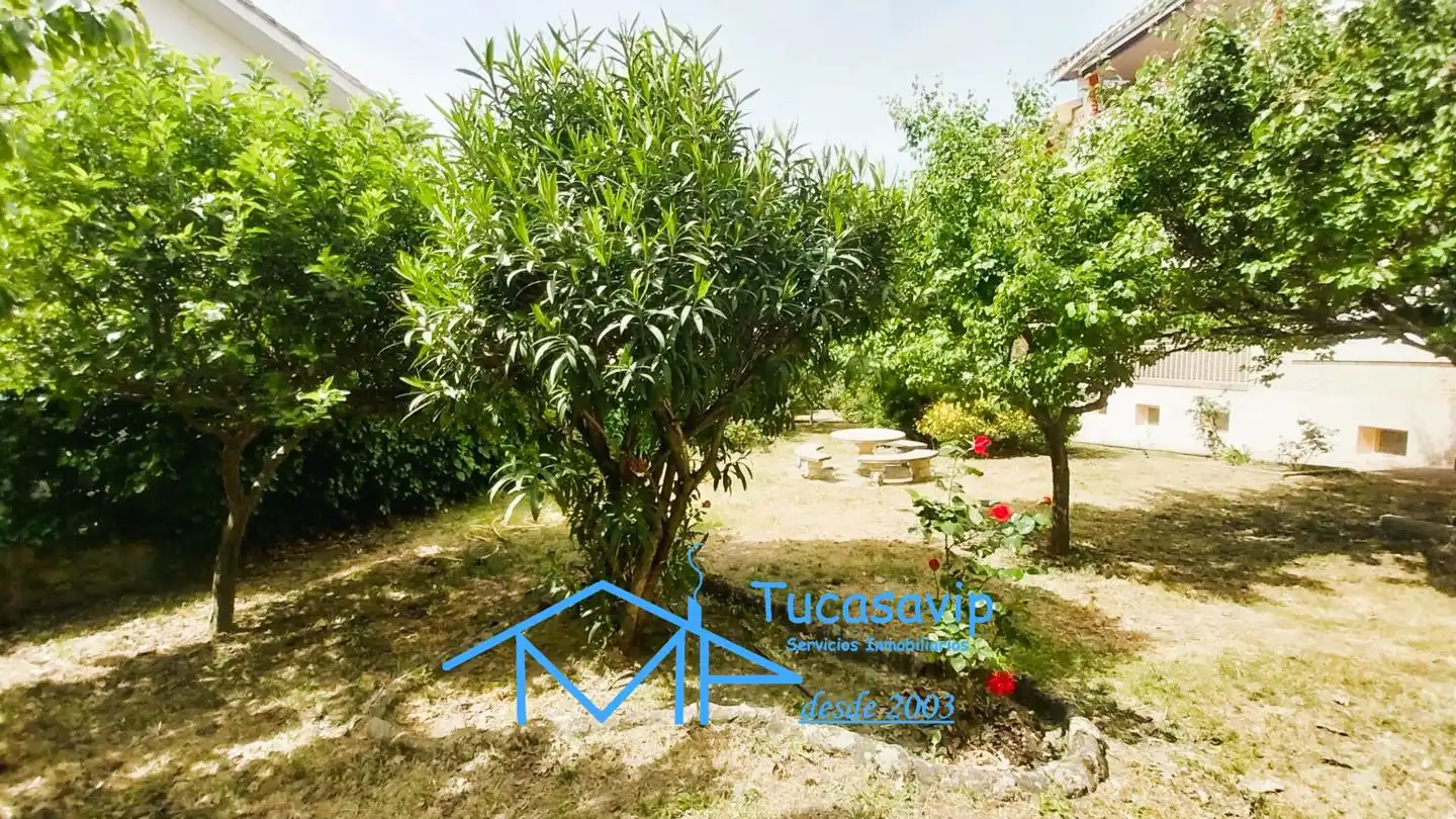Piso en venta en La Adrada  con Calefacción, Jardín privado y Terraza