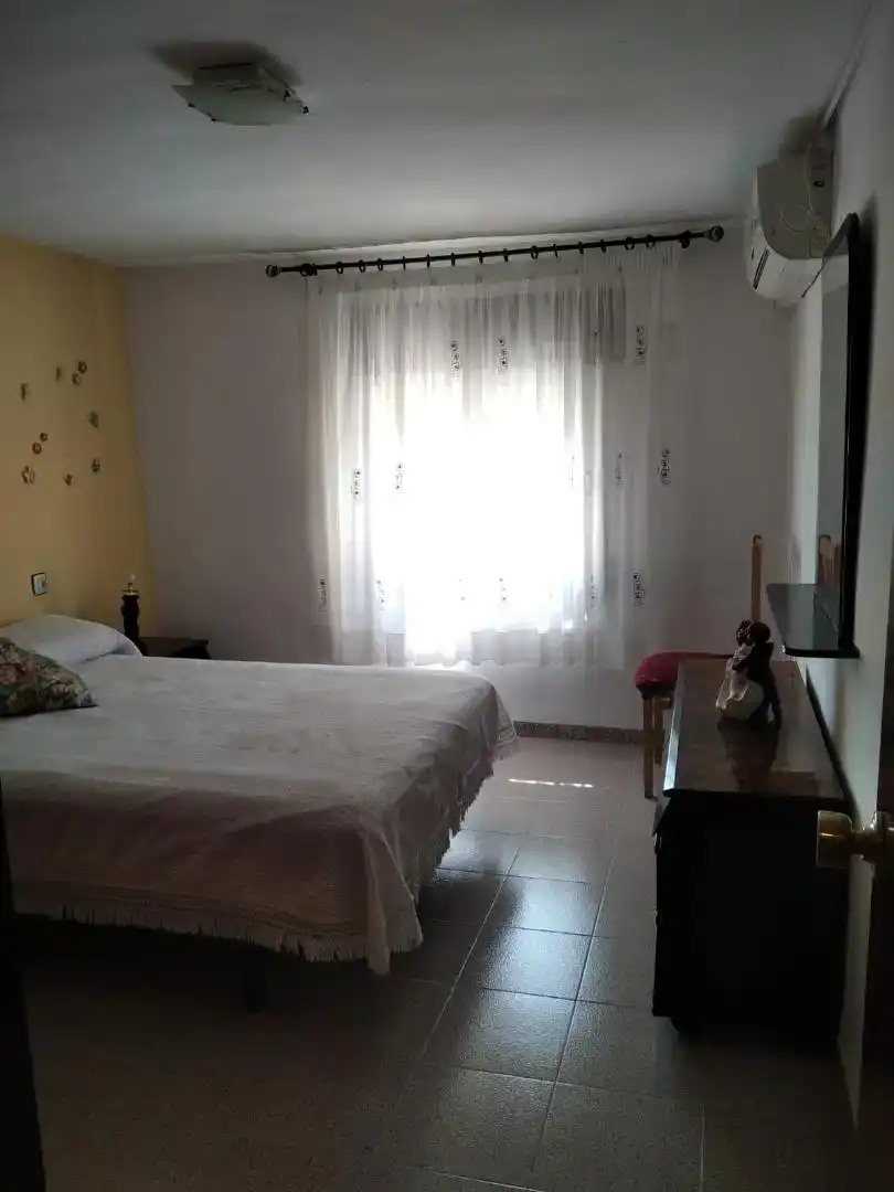 Dormitori de Casa adosada en venda en Talayuelas amb Aire condicionat