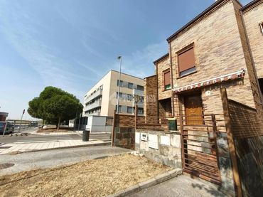 Doppelhaushälfte zum Verkauf in Medina del Campo