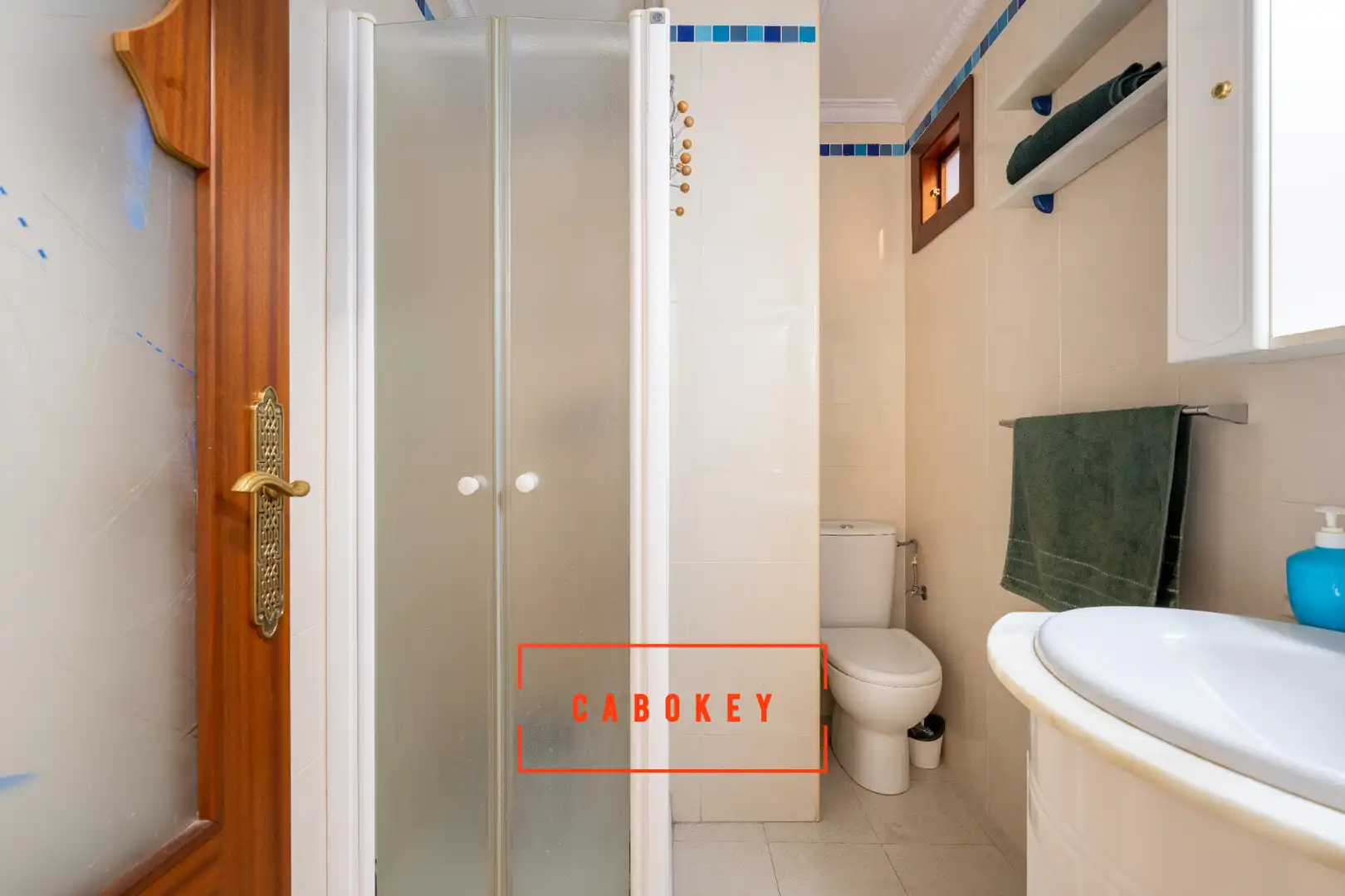Baño de Piso en venta en Almería con Aire acondicionado, Calefacción y Amueblado