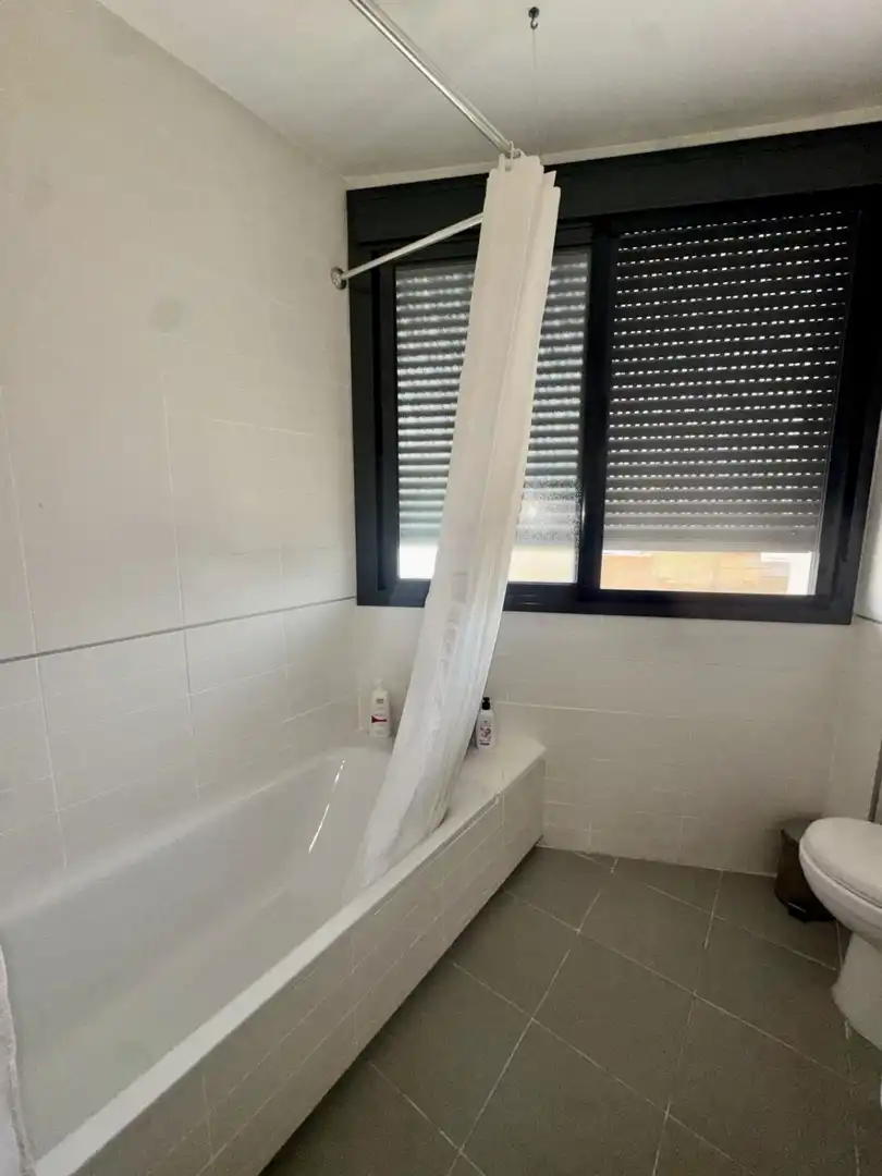 Baño de Piso en venta en Pilas con Aire acondicionado y Calefacción