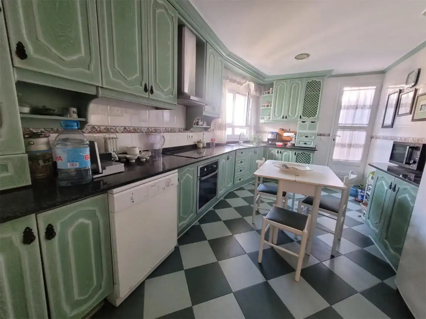 Cuina de Casa o xalet en venda en Baza amb Aire condicionat, Jardí privat i Traster
