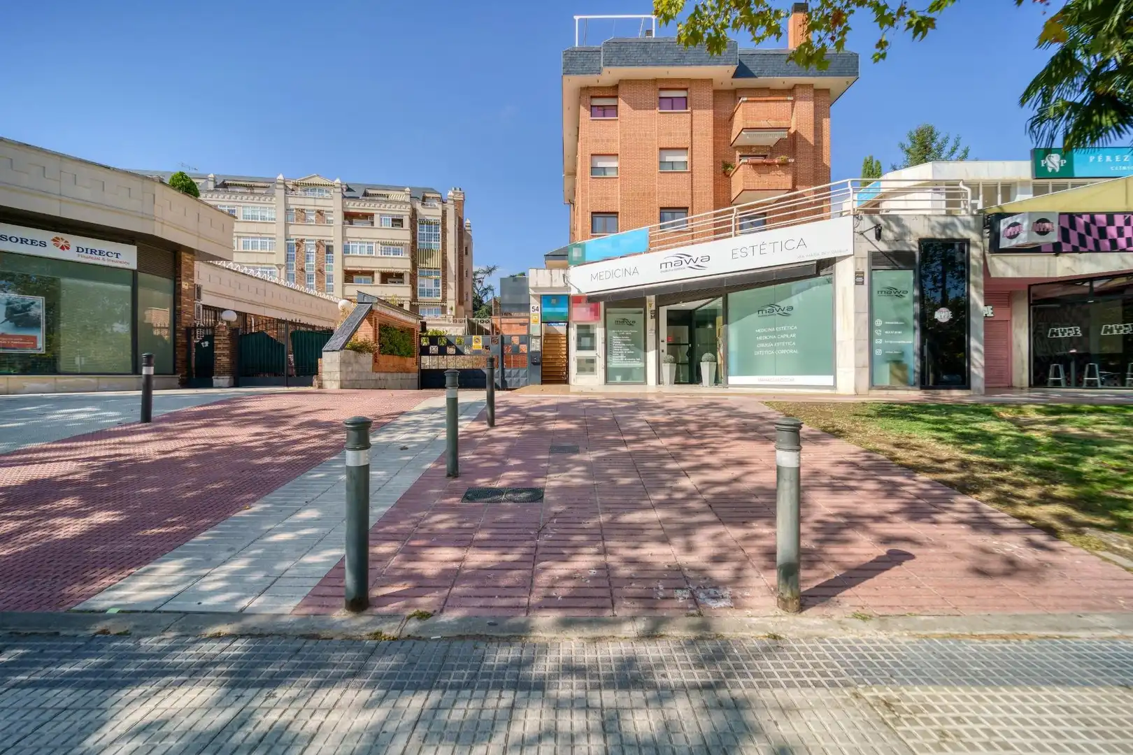 Vista exterior de Local de lloguer en Majadahonda amb Aire condicionat