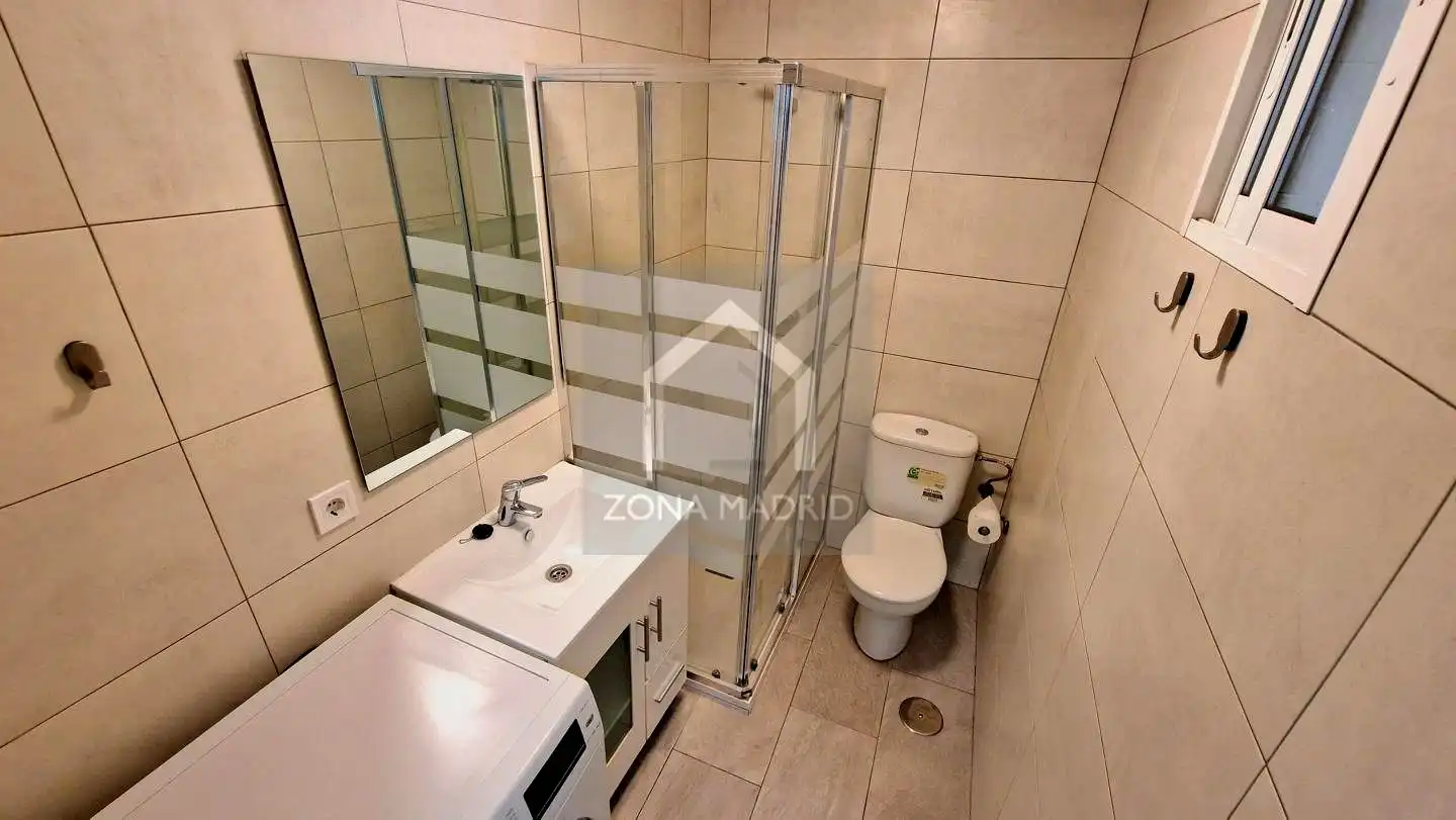 Badezimmer von Wohnung zur Miete in Madrid