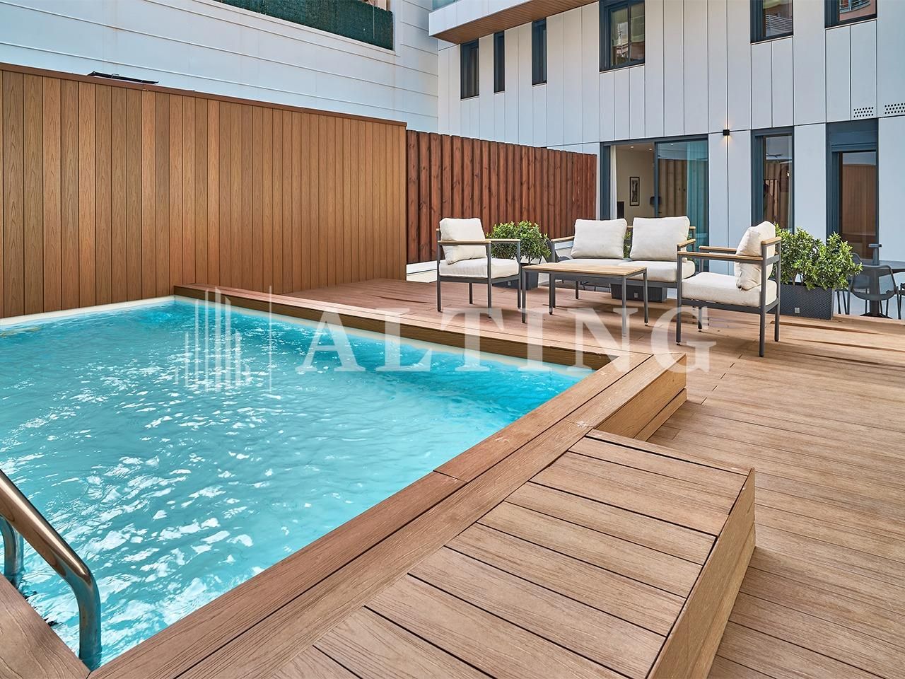 Piscina de Pis en venda en  Barcelona Capital amb Parquet, Terrassa i Piscina