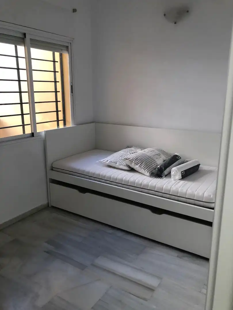 Dormitori de Pis en venda en Málaga amb Terrassa i Moblat