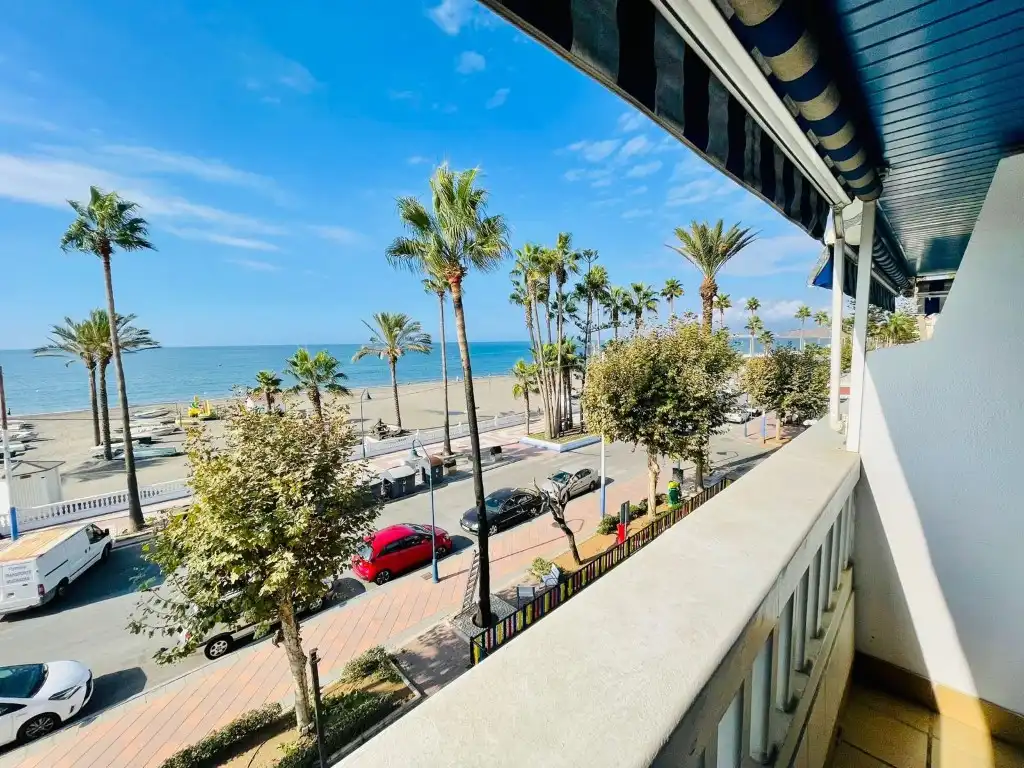 Außenansicht von Wohnung zum Verkauf in Torrox mit Klimaanlage, Terrasse und Möbliert