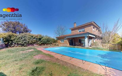 Jardí de Casa o xalet en venda en Quart amb Aire condicionat, Terrassa i Piscina