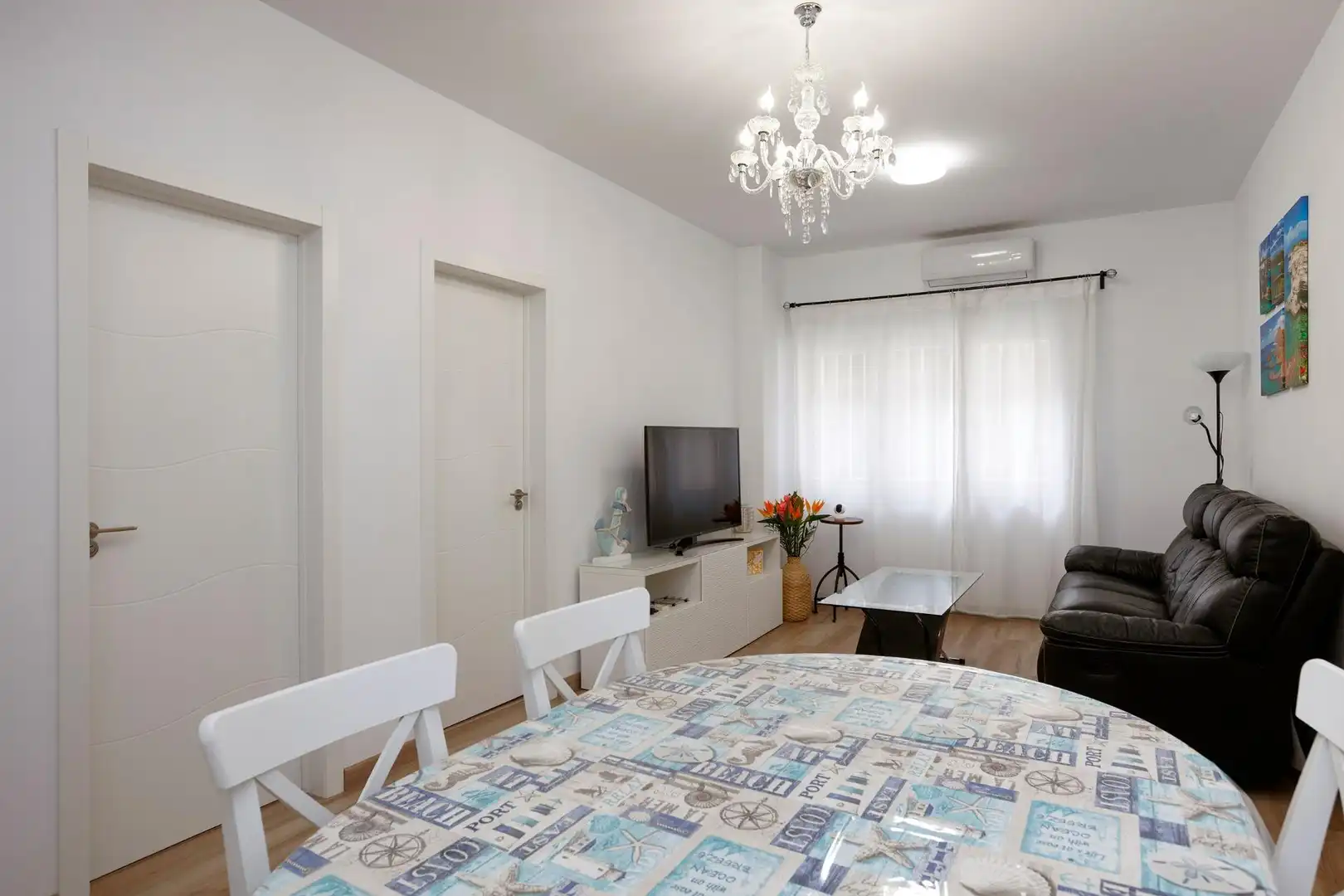Wohnzimmer von Erdgeschoss zum Verkauf in Alicante / Alacant mit Klimaanlage, Heizung und Möbliert