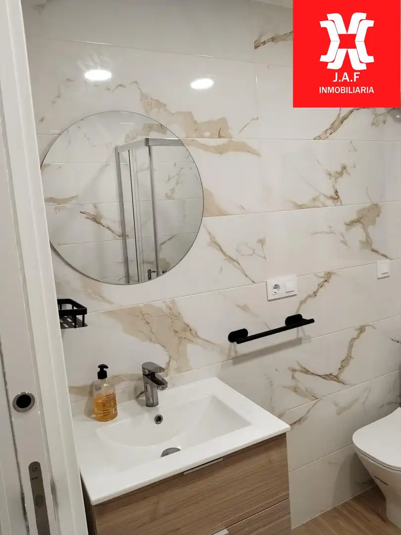 Badezimmer von Wohnung zur Miete in Moncada mit Klimaanlage, Terrasse und Möbliert