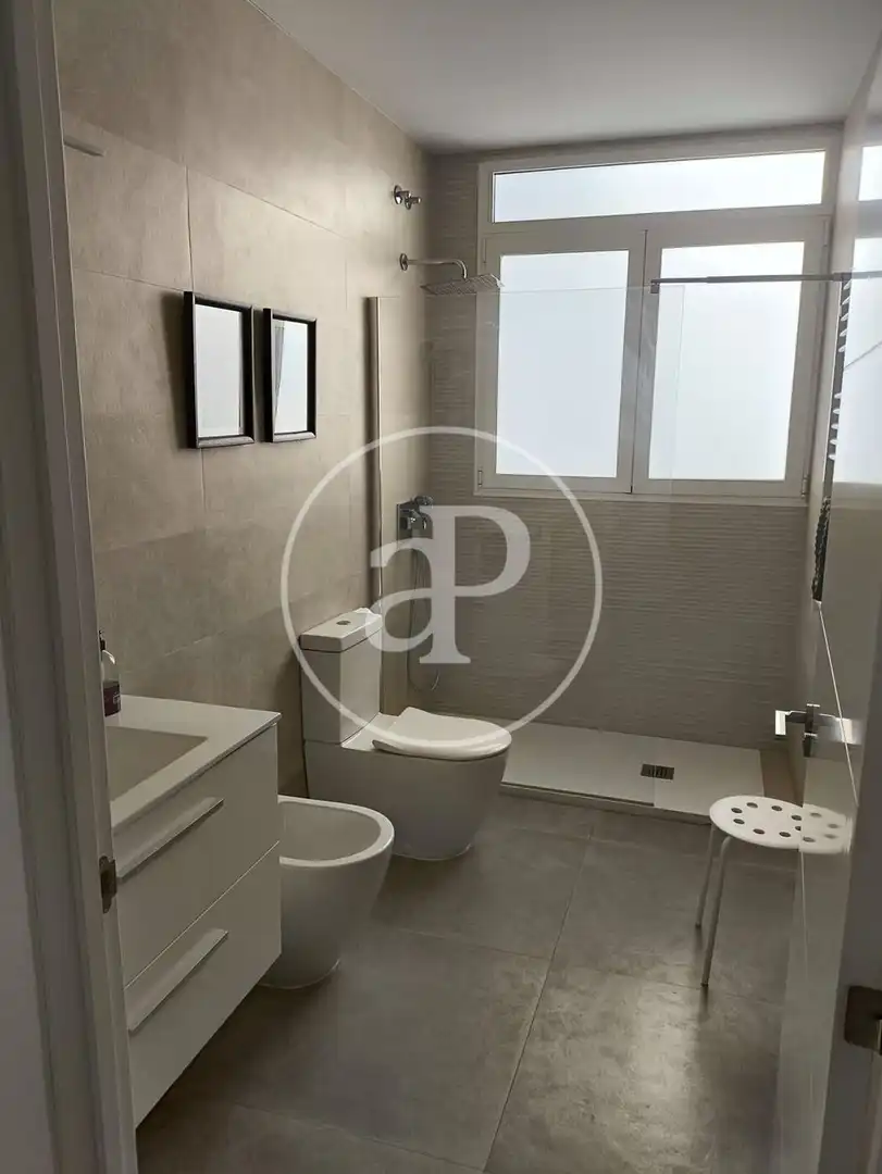 Baño de Piso de alquiler en Valencia con Aire acondicionado, Terraza y Trastero