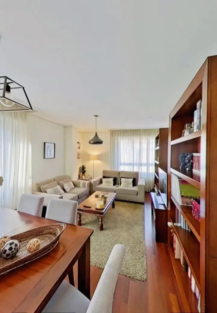 Wohnzimmer von Wohnung zum Verkauf in A Coruña Capital  mit Heizung, Parkett und Abstellraum