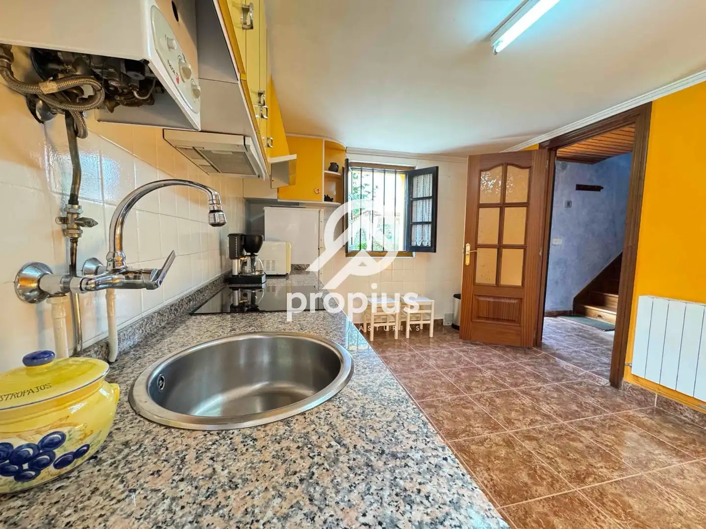 Cocina de Casa o chalet en venta en Parres con Calefacción, Jardín privado y Parquet