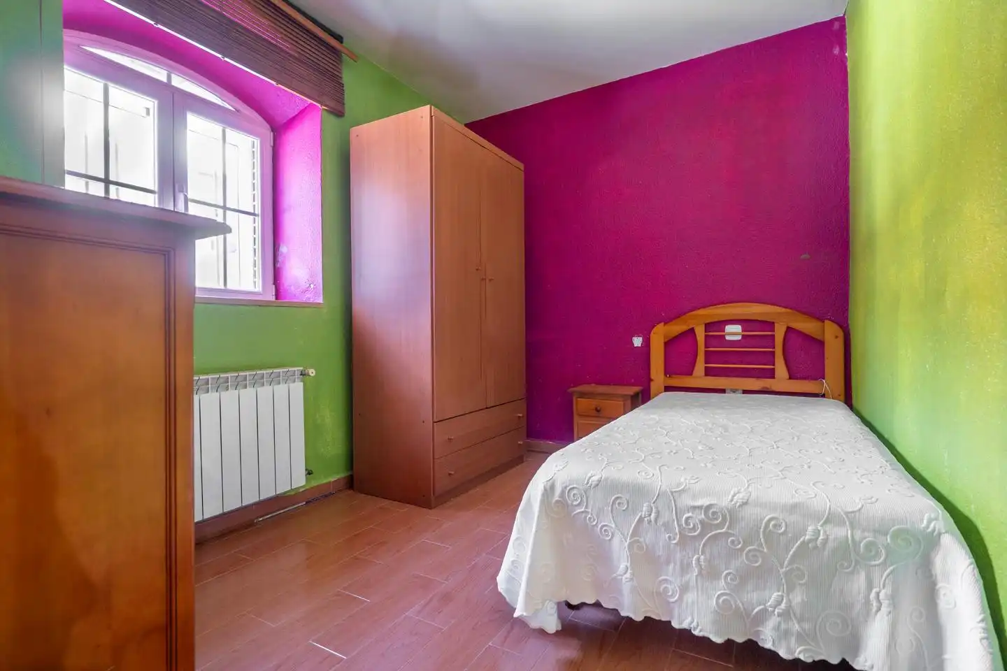 Schlafzimmer von Erdgeschoss zum Verkauf in Ávila mit Heizung, Privatgarten und Terrasse