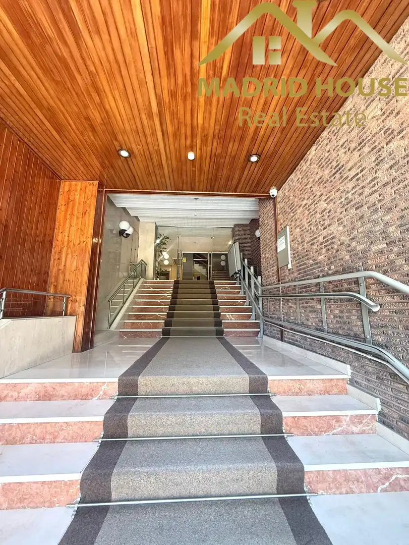 Büro zur Miete in Madrid mit Heizung und Terrasse