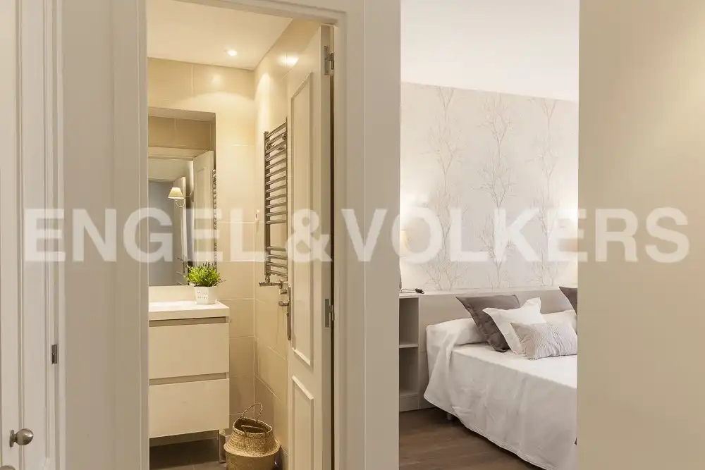 Bedroom of Flat for rent in Madrid  with Air Conditioner, Heating and Private garden