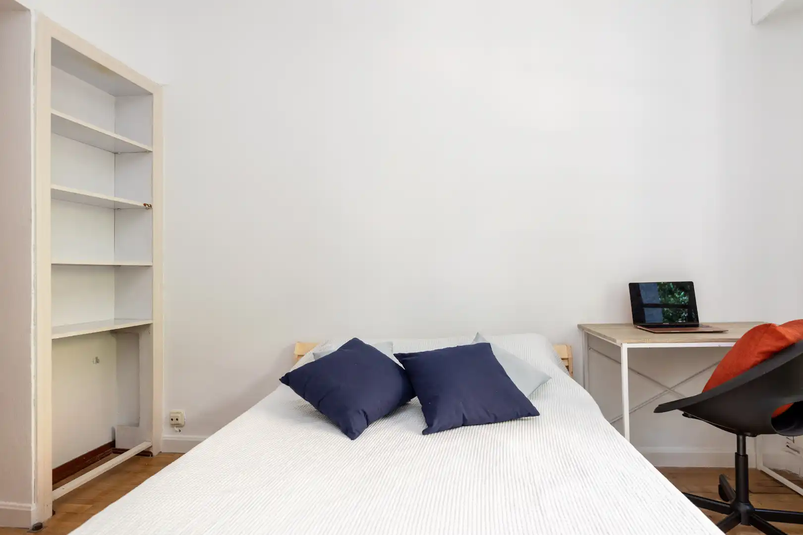 Habitación de Piso para compartir en Madrid con Amueblado, Horno y Lavadora