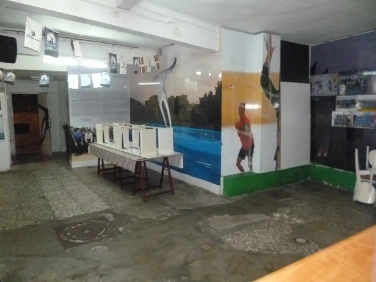 Piscina de Local en venta en Basauri 