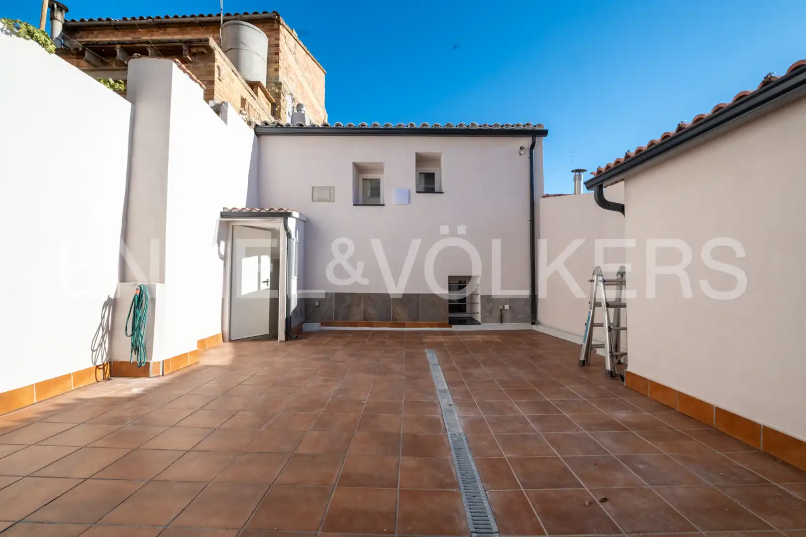 Vista exterior de Casa o xalet en venda en Alpicat amb Aire condicionat, Calefacció i Terrassa