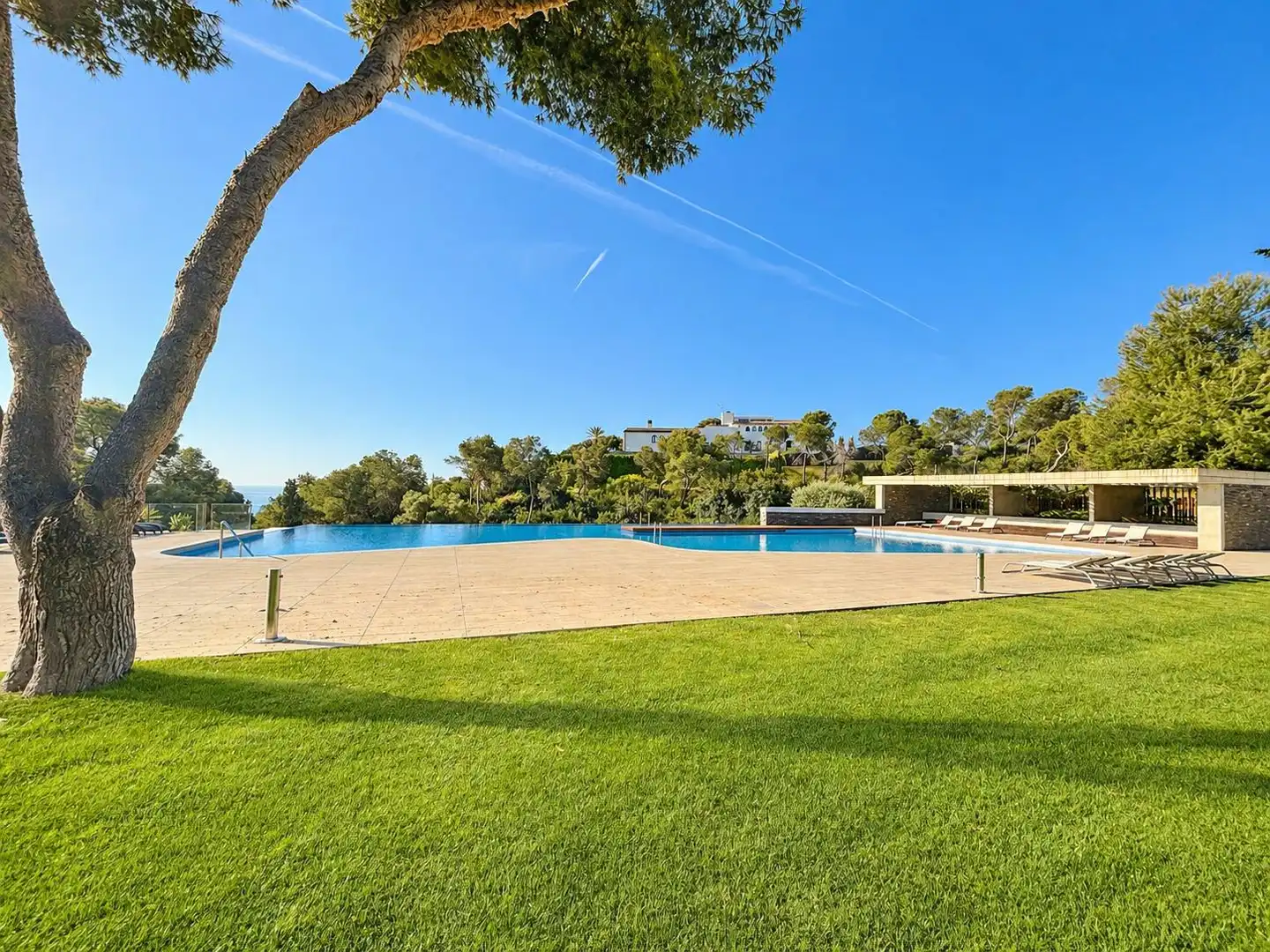 Schwimmbecken von Wohnung zum Verkauf in Sant Pere de Ribes mit Klimaanlage, Heizung und Terrasse