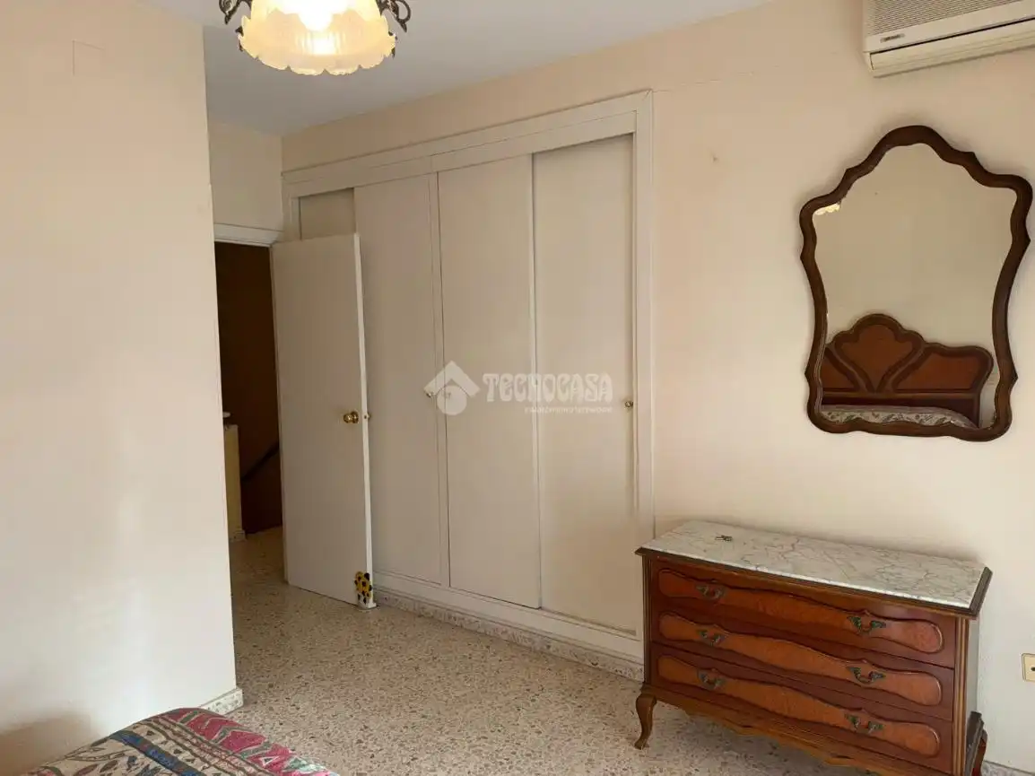Casa adosada en venta en Sevilla con Aire acondicionado y Alarma